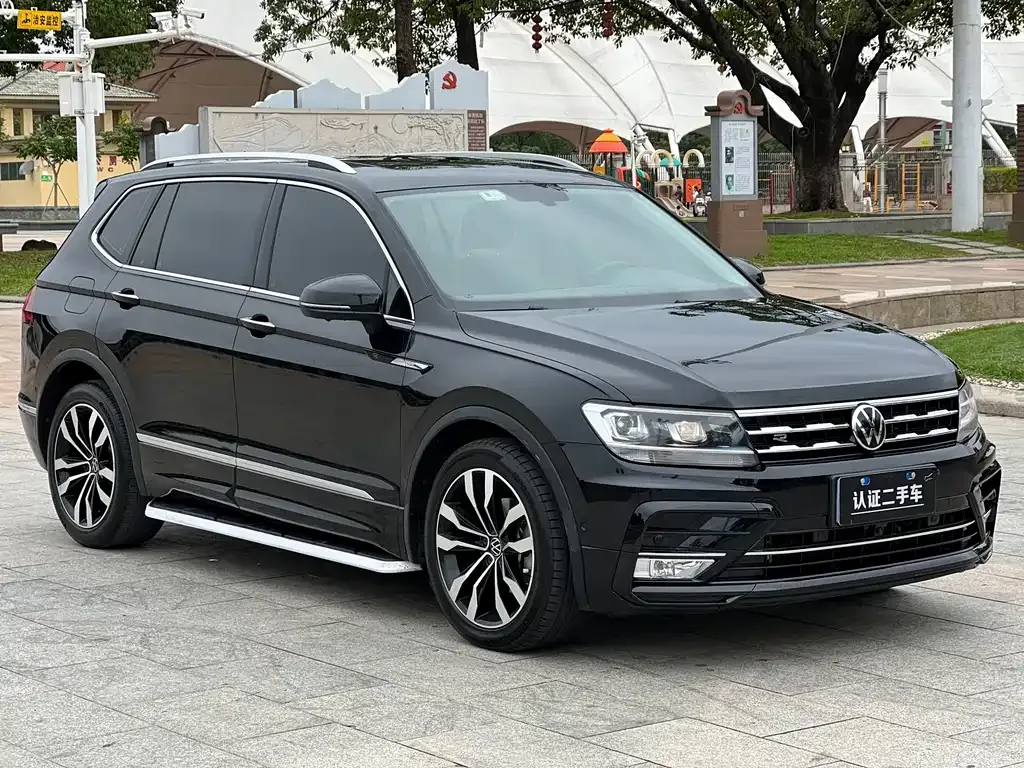 Volkswagen Tiguan L — фото 3