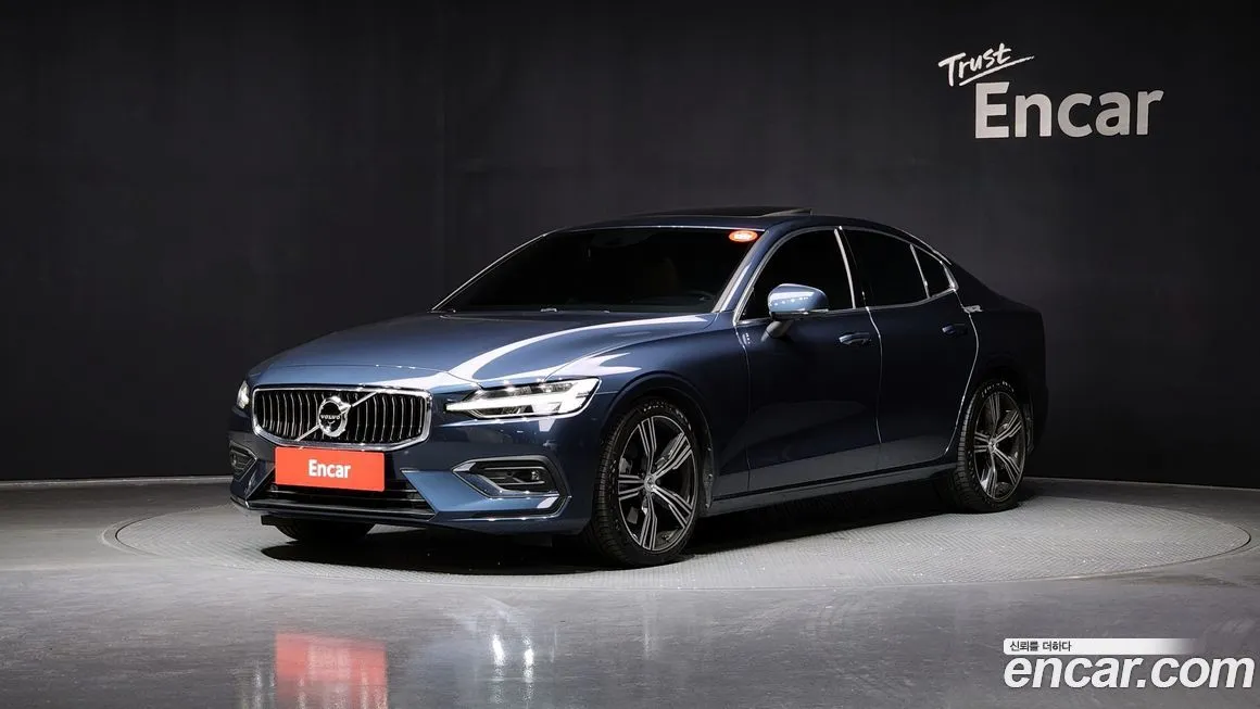 Volvo S60 — фото 1