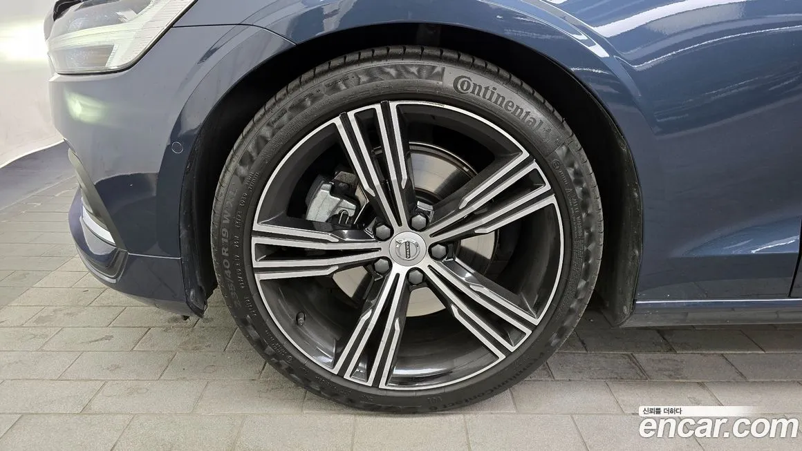 Volvo S60 — фото 10