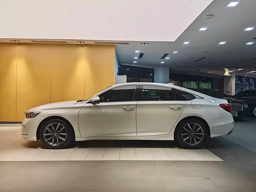 Honda Inspire — фото 8