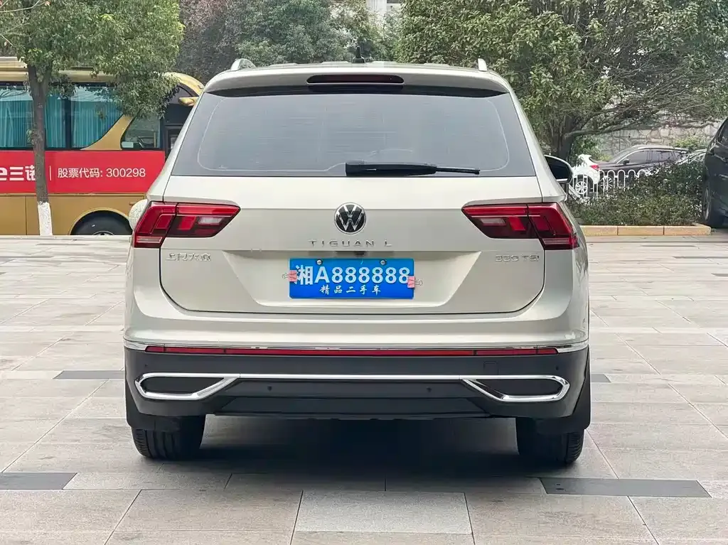 Volkswagen Tiguan L — фото 2
