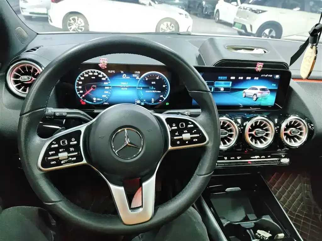 Mercedes-Benz GLA — фото 6