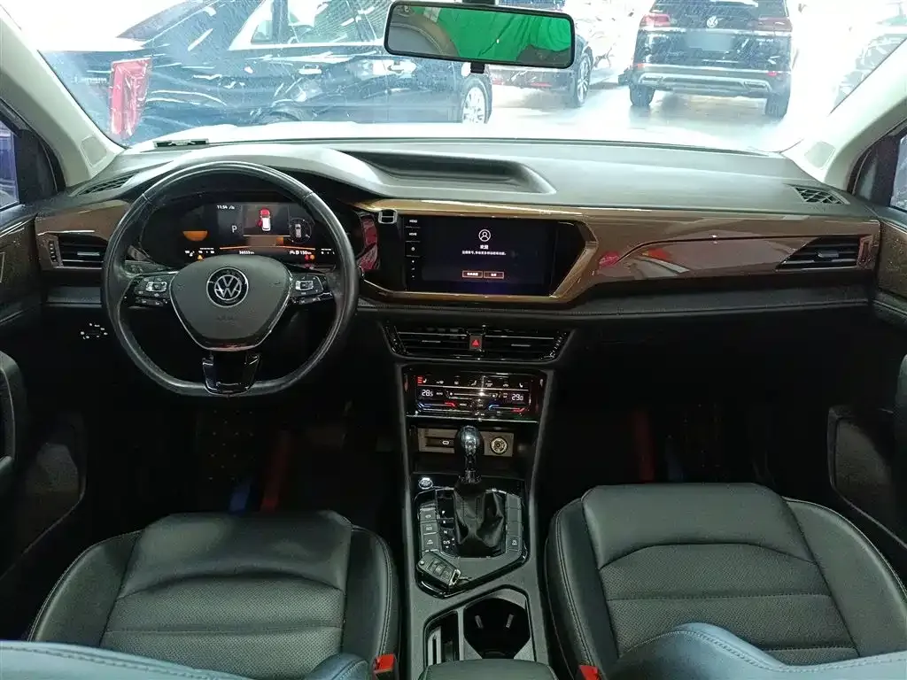 Volkswagen Tharu — фото 5