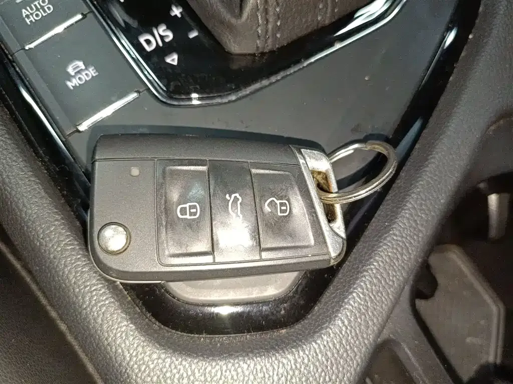 Volkswagen Tharu — фото 10