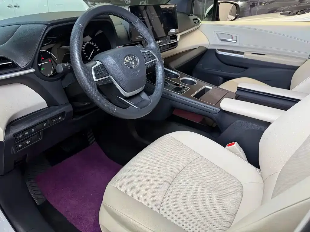 Toyota Granvia — фото 3