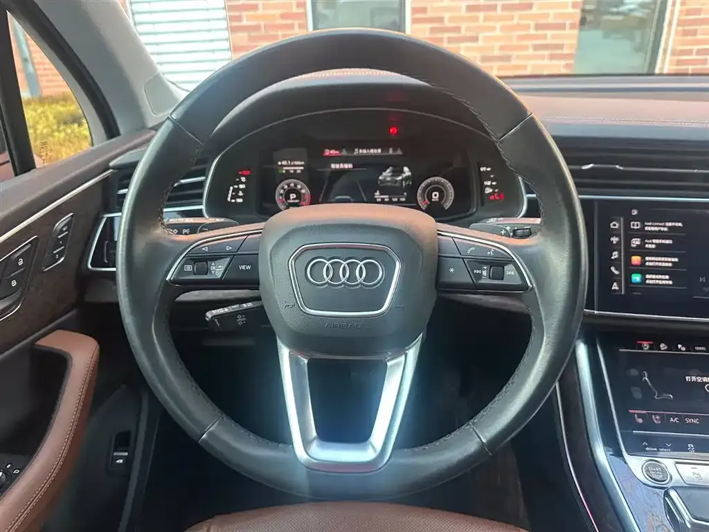 Audi Q7 — фото 7