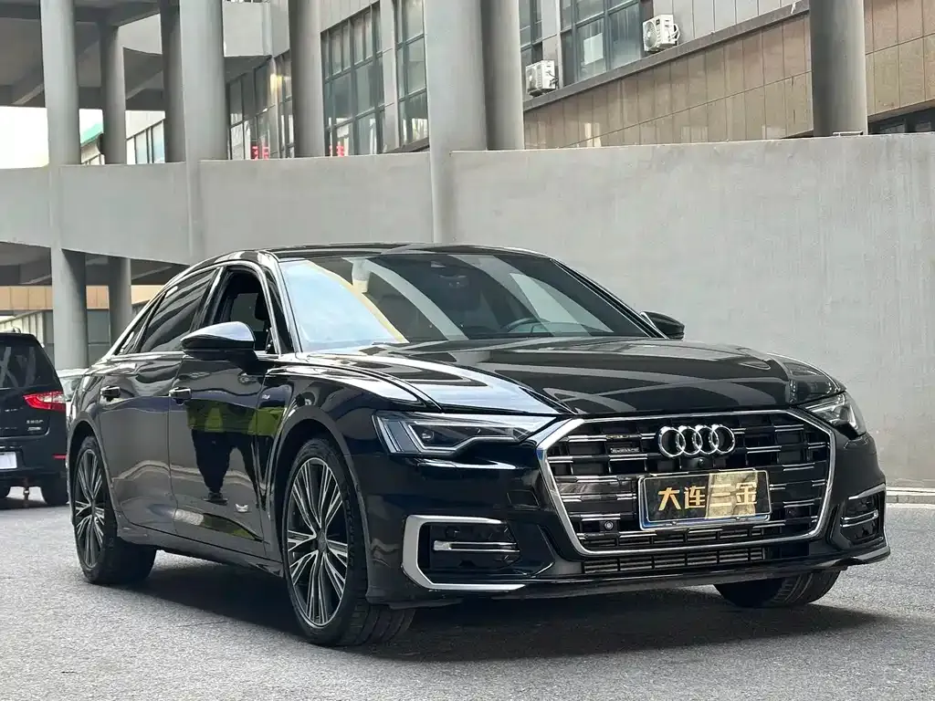 Audi A6L — фото 1