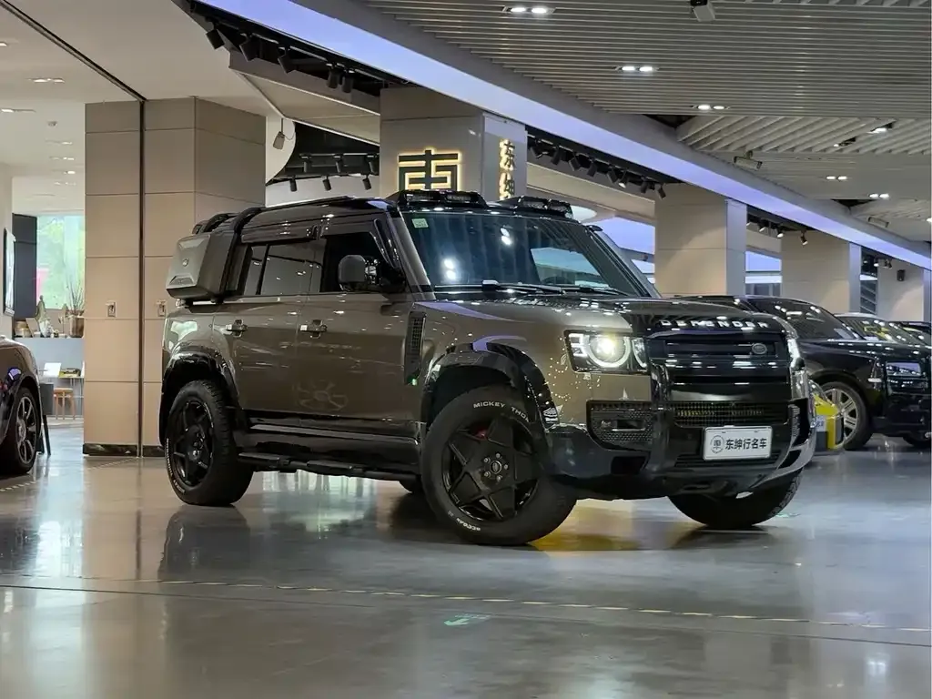 Land Rover Defender — фото 10