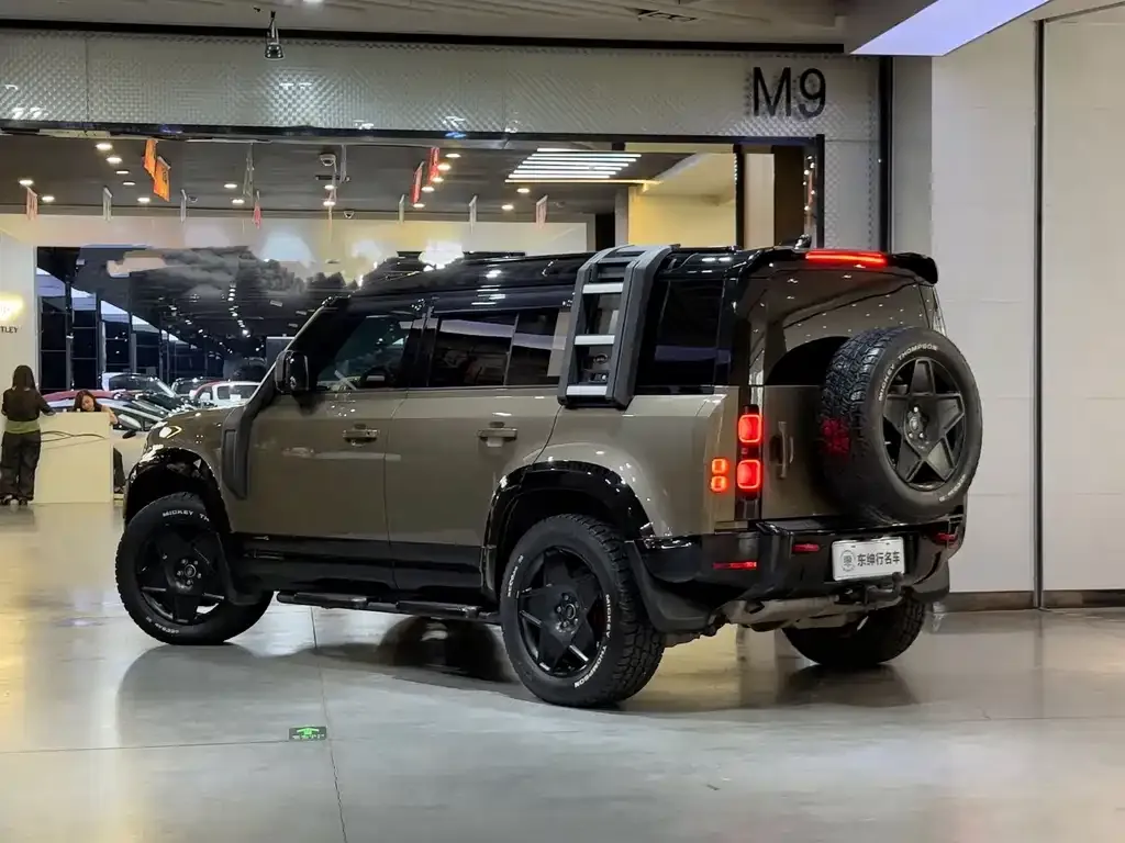 Land Rover Defender — фото 7