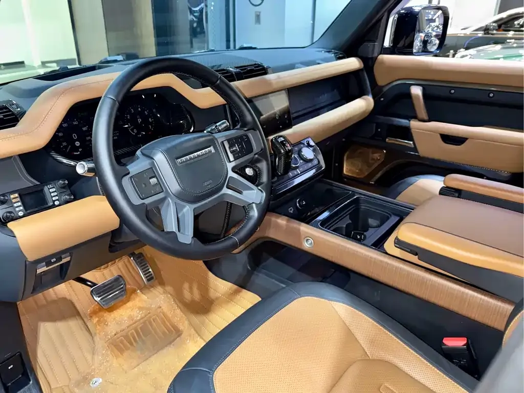 Land Rover Defender — фото 6