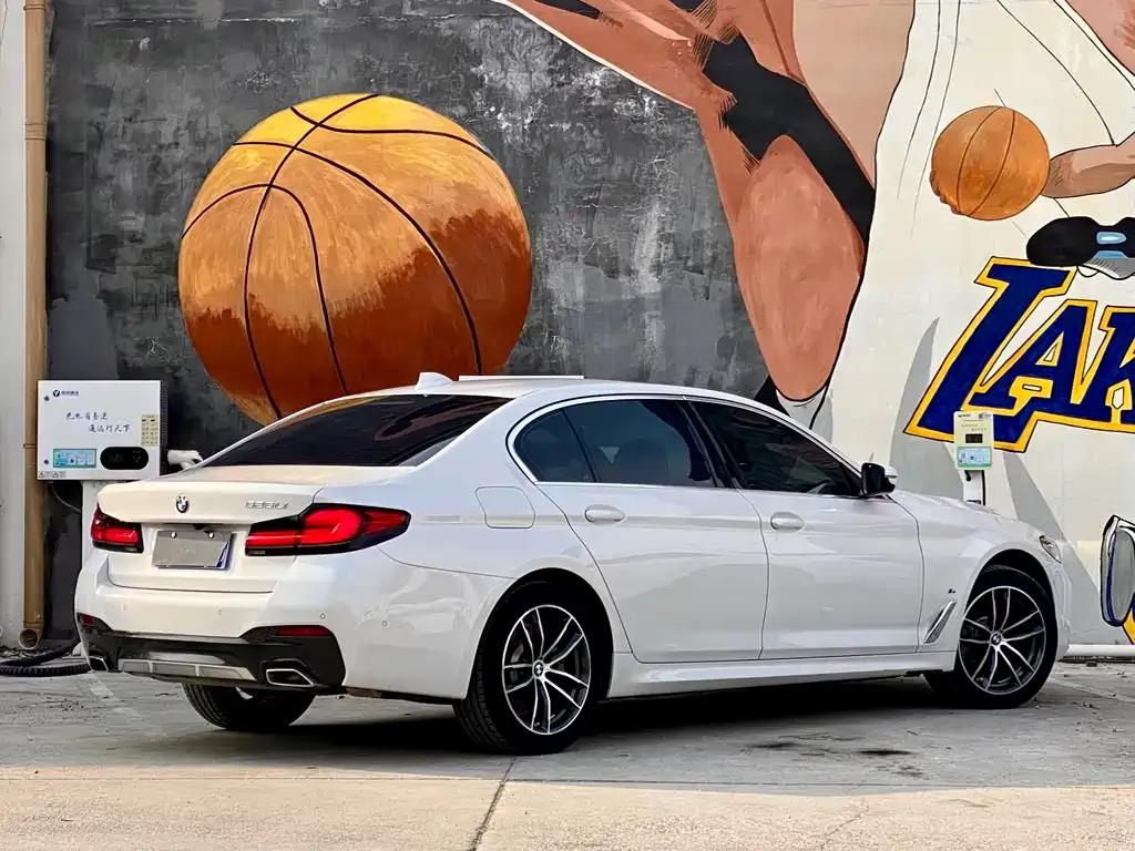 BMW 5 Series — фото 3