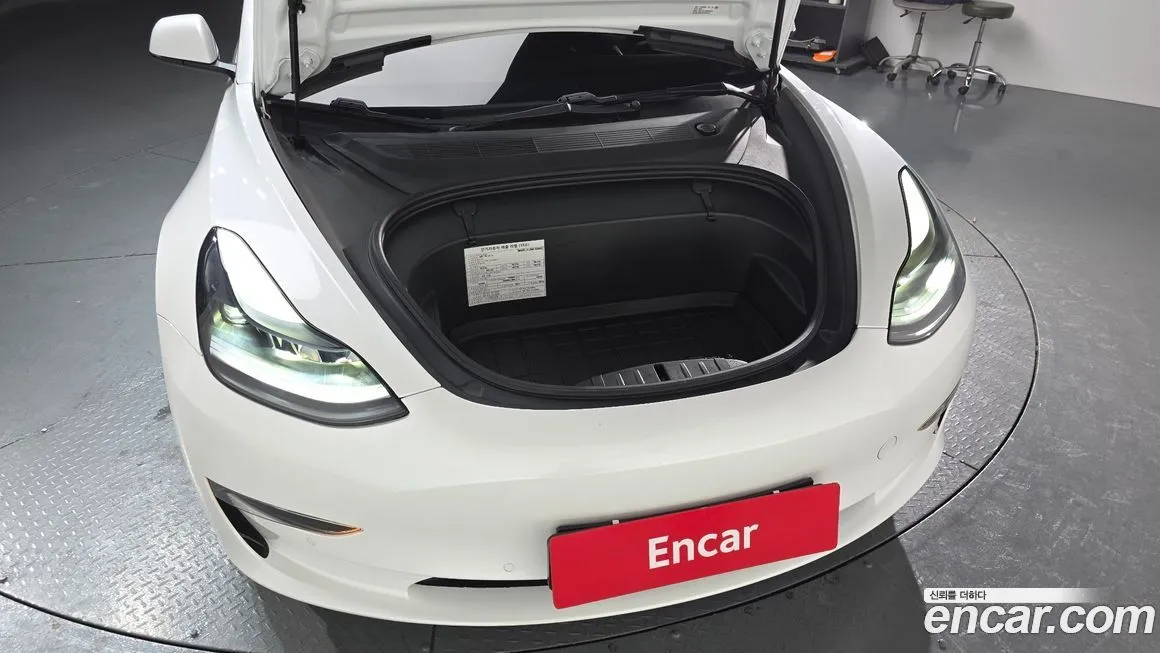Tesla Model 3 — фото 6