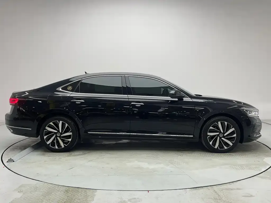 Volkswagen Passat — фото 4