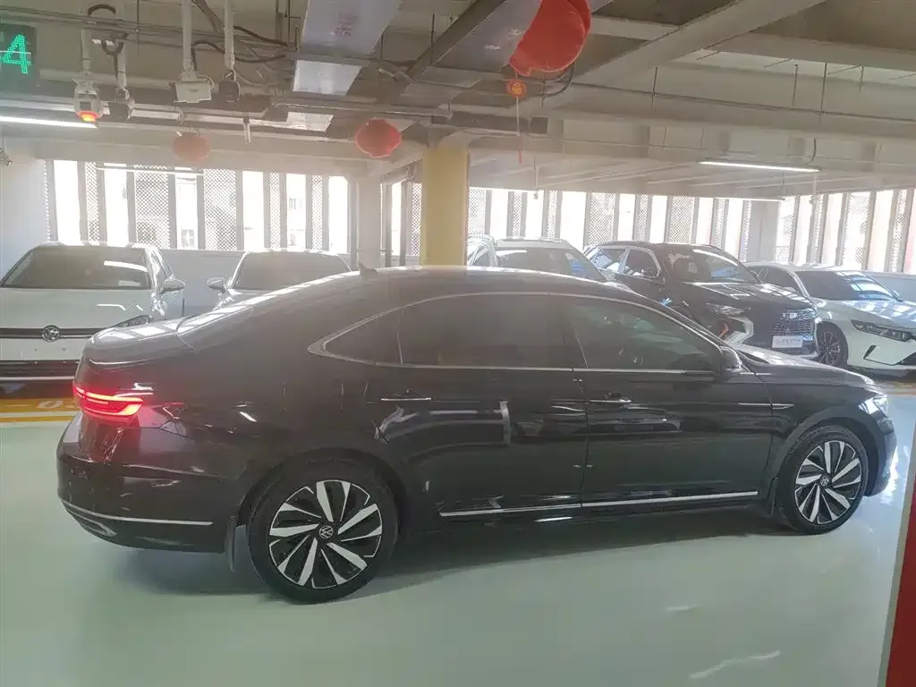 Volkswagen Passat — фото 4