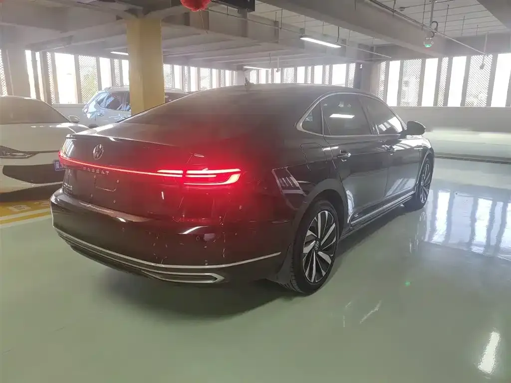 Volkswagen Passat — фото 5