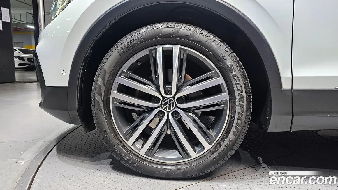 Volkswagen Tiguan — фото 5