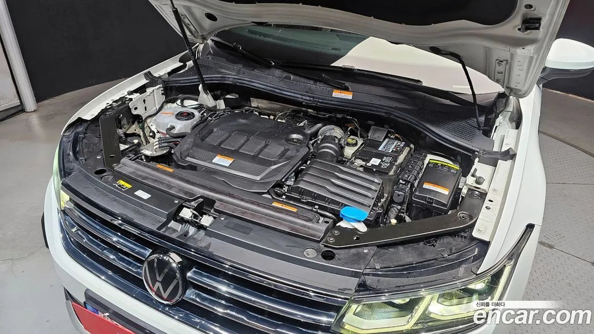 Volkswagen Tiguan — фото 6