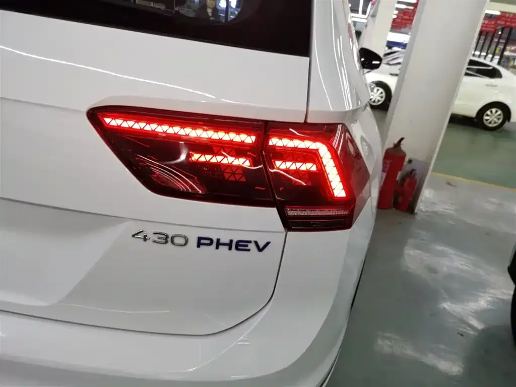 Volkswagen Tiguan L New Energy — фото 3