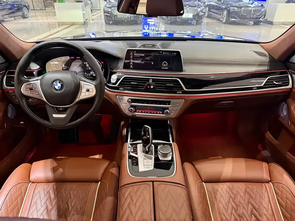 BMW 7 Series — фото 9