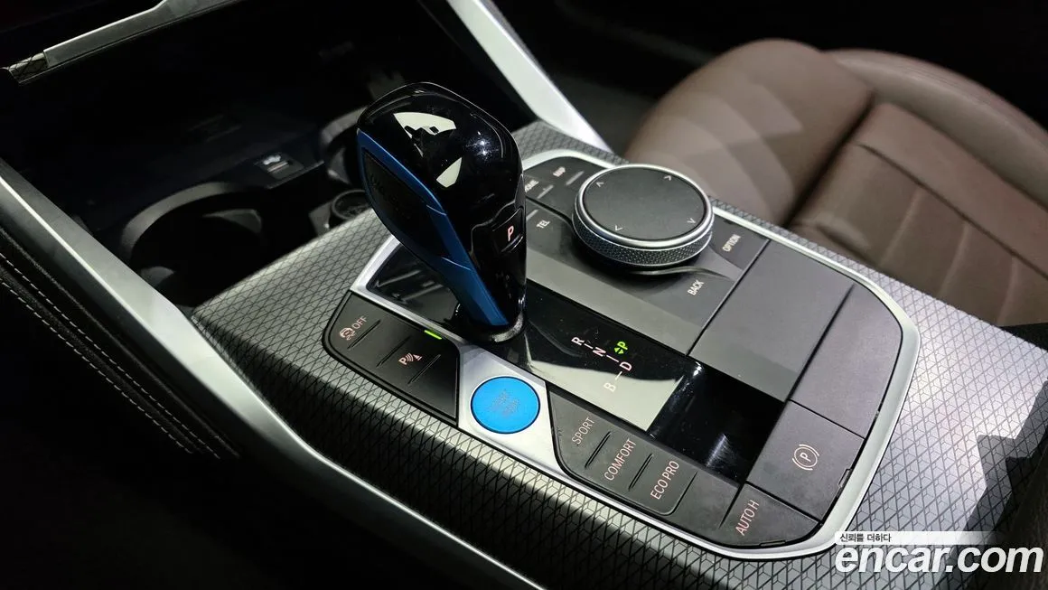 BMW i4 — фото 10