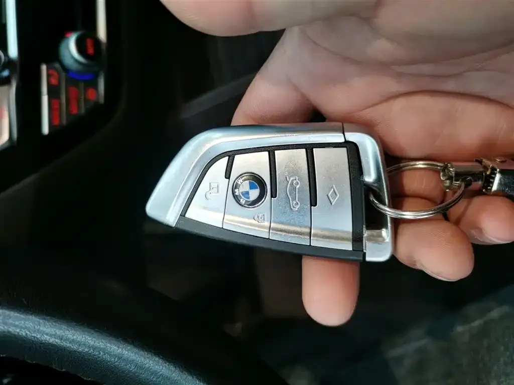 BMW 5 Series New Energy — фото 8