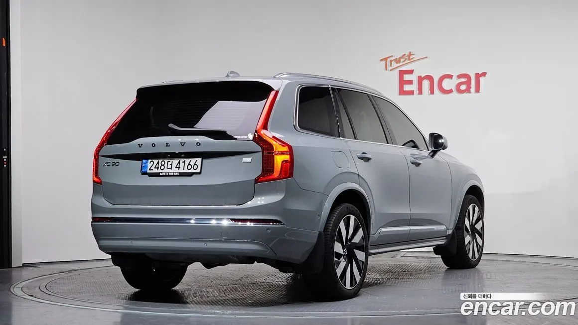 Volvo XC90 — фото 2