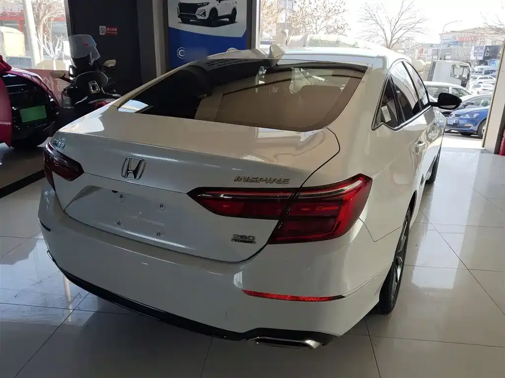 Honda Inspire — фото 10