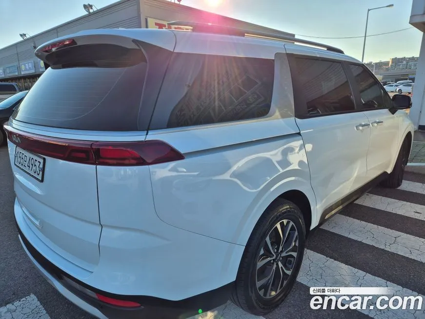 Kia Carnival — фото 4
