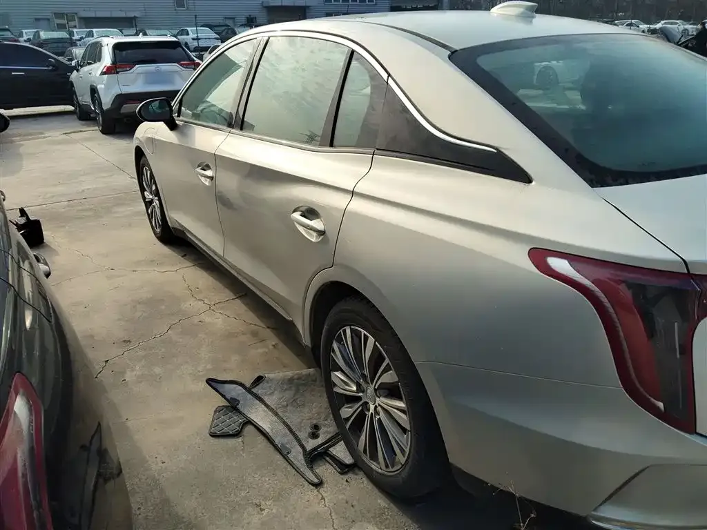 Hongqi E-QM5 — фото 2