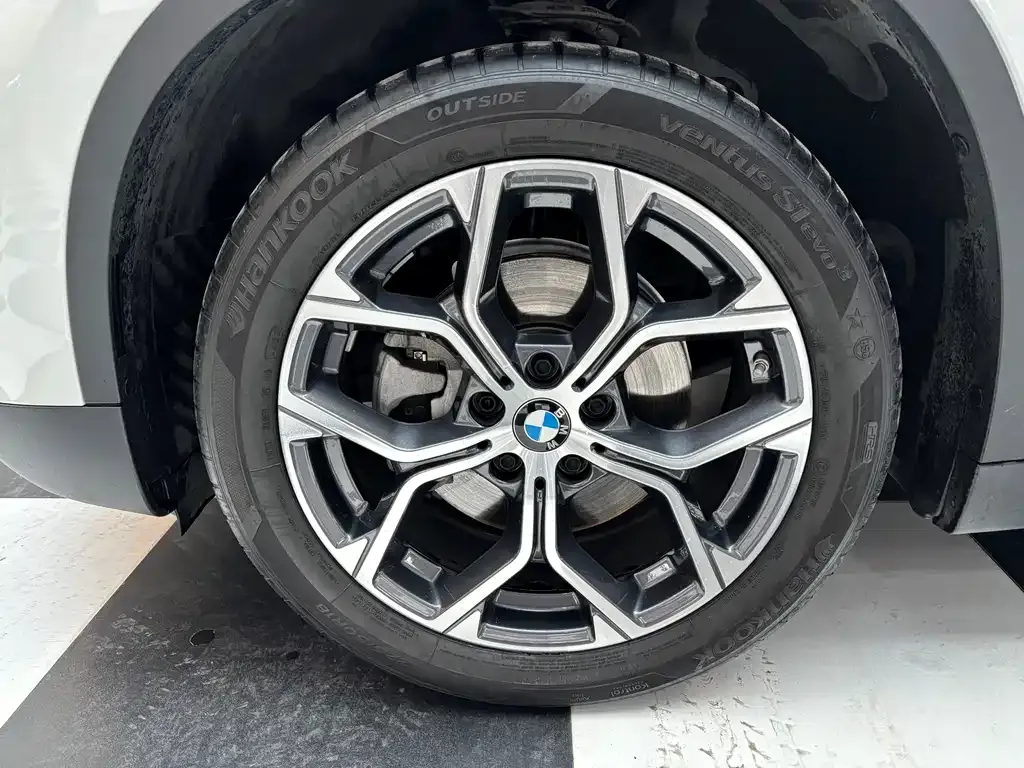 BMW X1 — фото 10