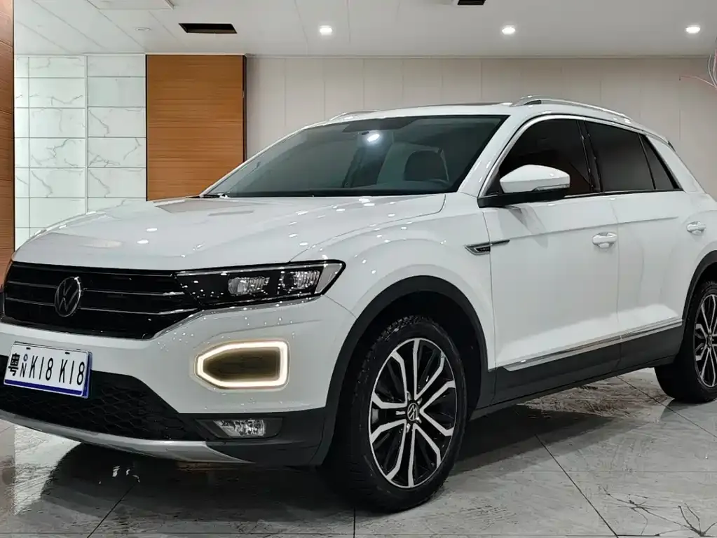 Volkswagen T-Roc — фото 1