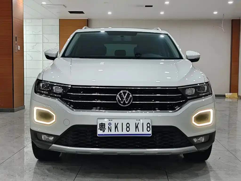 Volkswagen T-Roc — фото 8