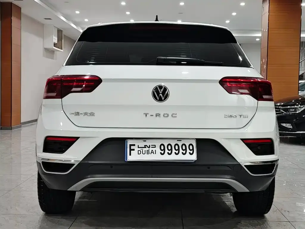 Volkswagen T-Roc — фото 9
