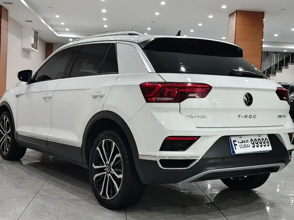 Volkswagen T-Roc — фото 2