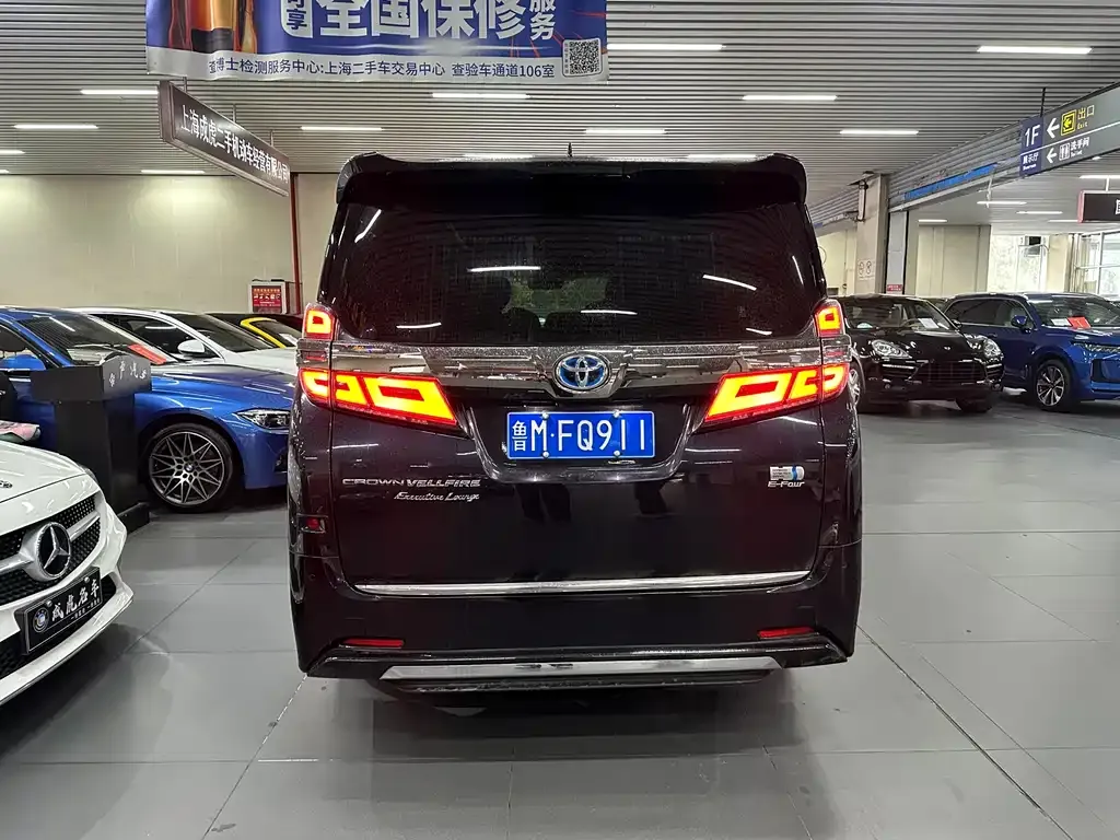 Toyota Vellfire — фото 6