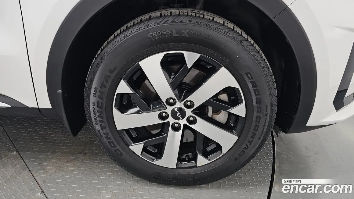 Kia Sorento — фото 6