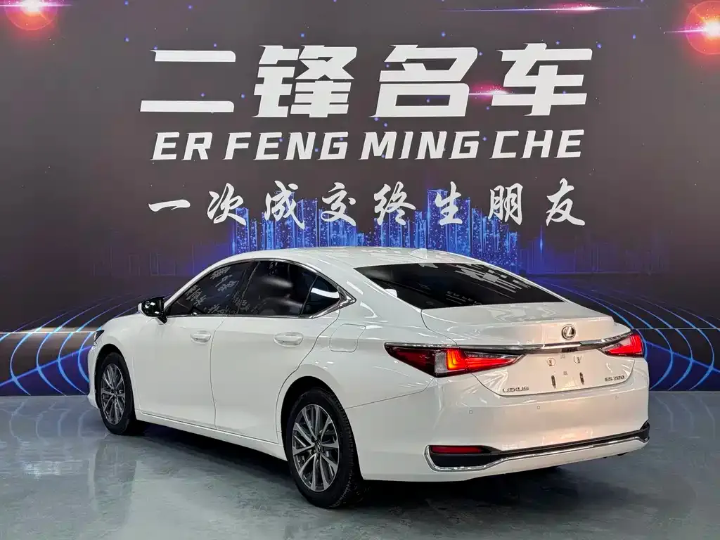 Lexus ES — фото 7