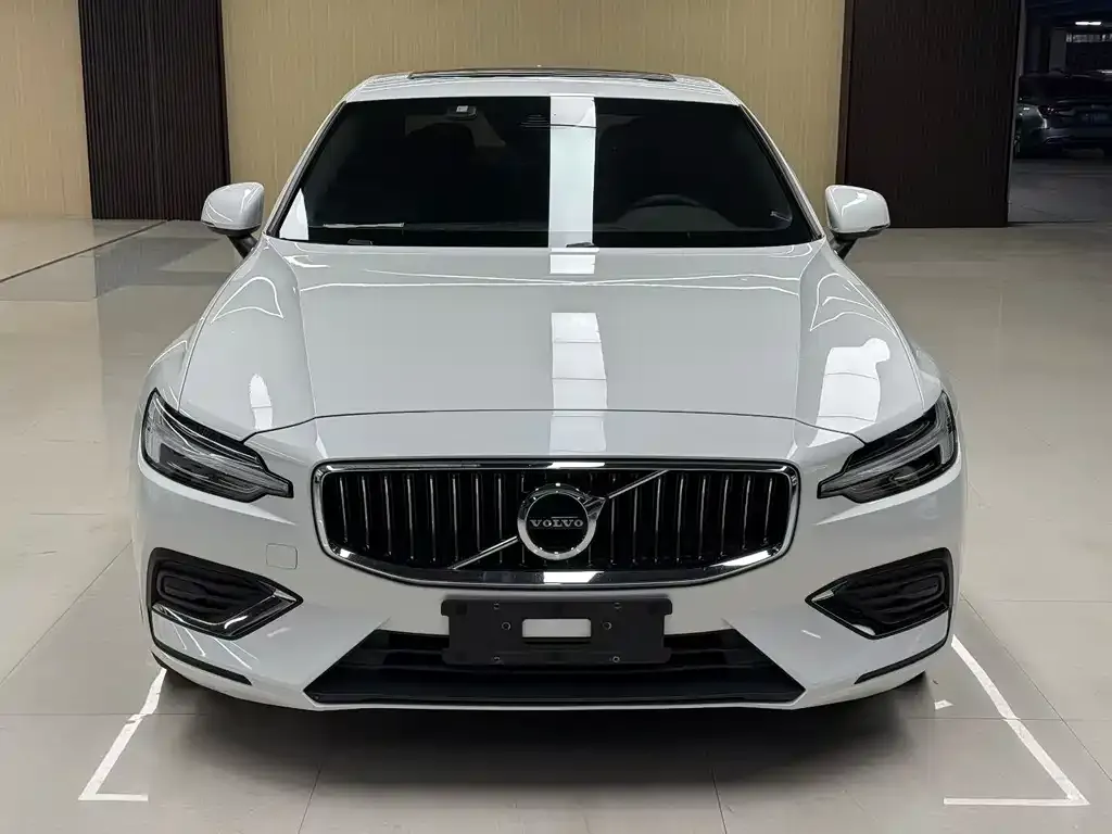 Volvo S60 — фото 4
