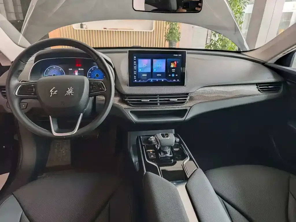 Hongqi E-QM5 — фото 3