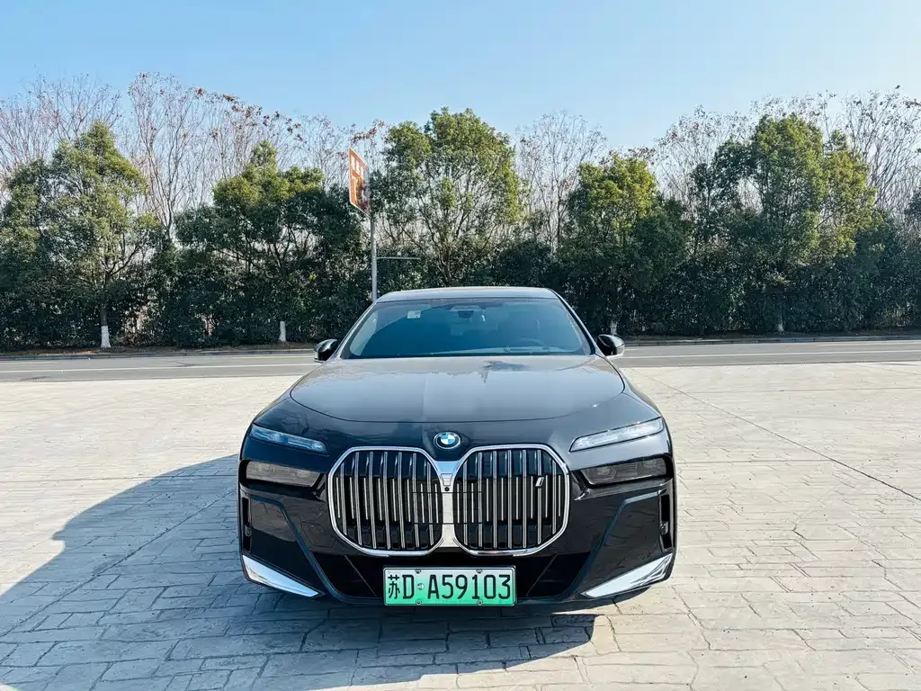 BMW i7 — фото 9
