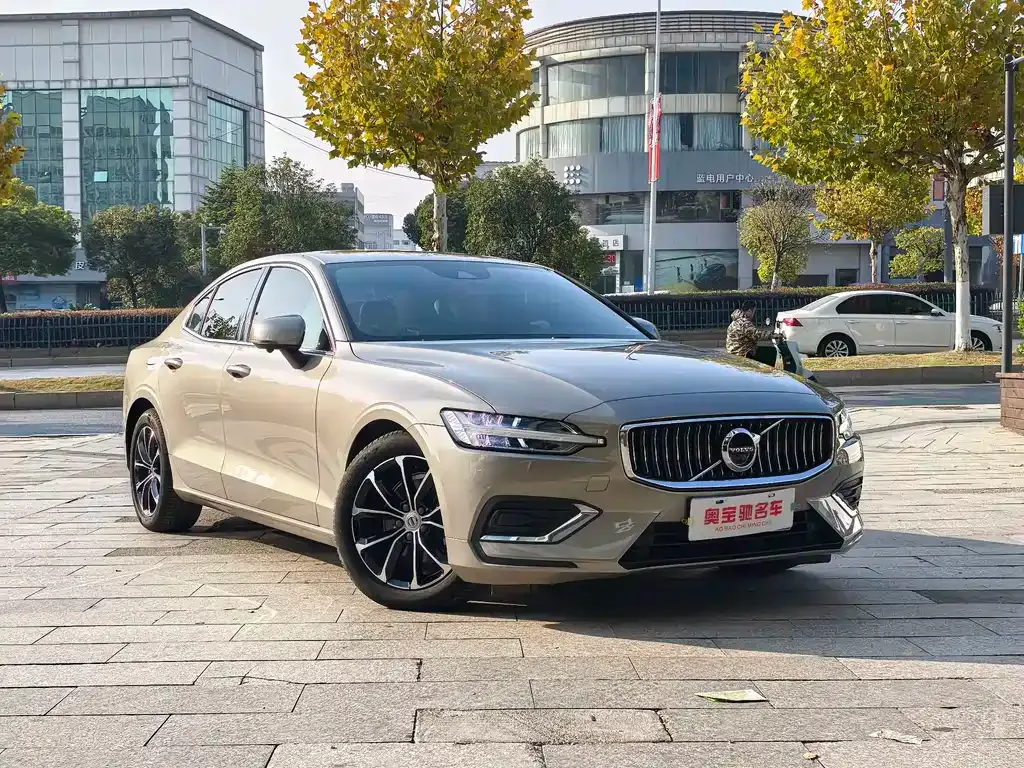 Volvo S60 — фото 3