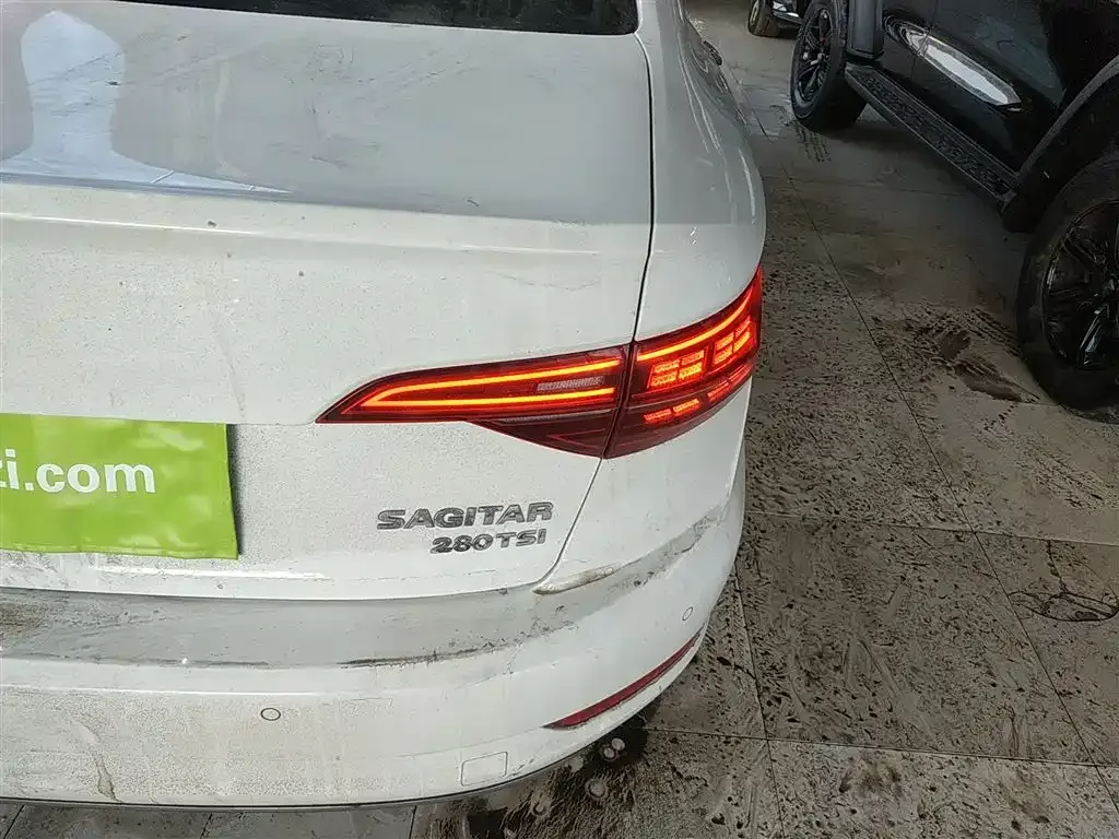 Volkswagen Sagitar — фото 10