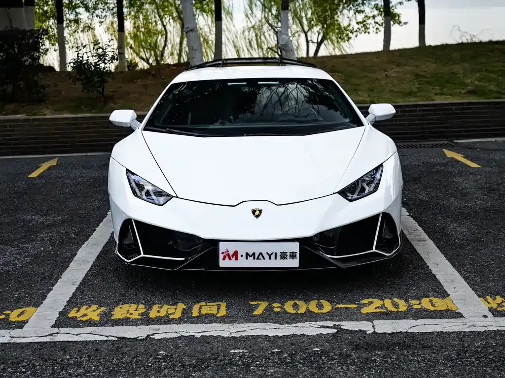 Lamborghini Huracan — фото 1