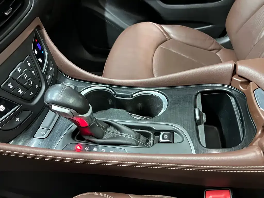 Buick Envision Plus — фото 2