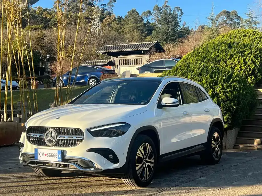 Mercedes-Benz GLA — фото 1