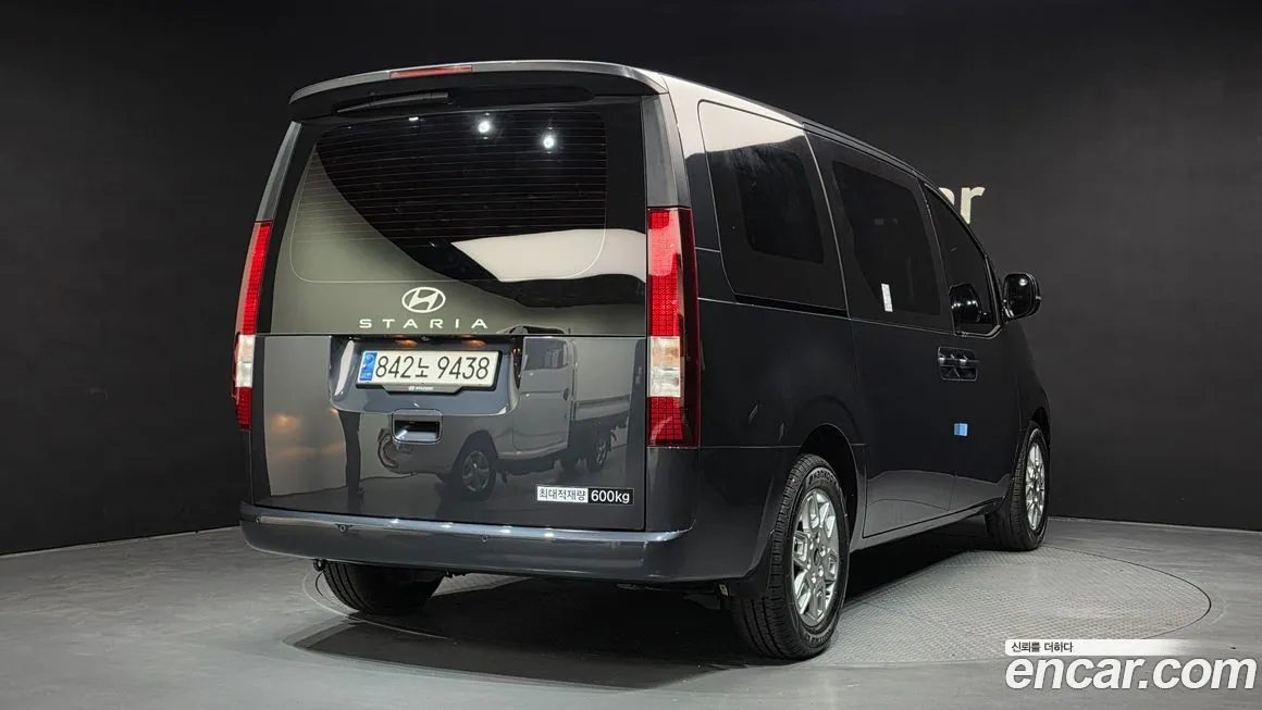 Hyundai Staria — фото 2
