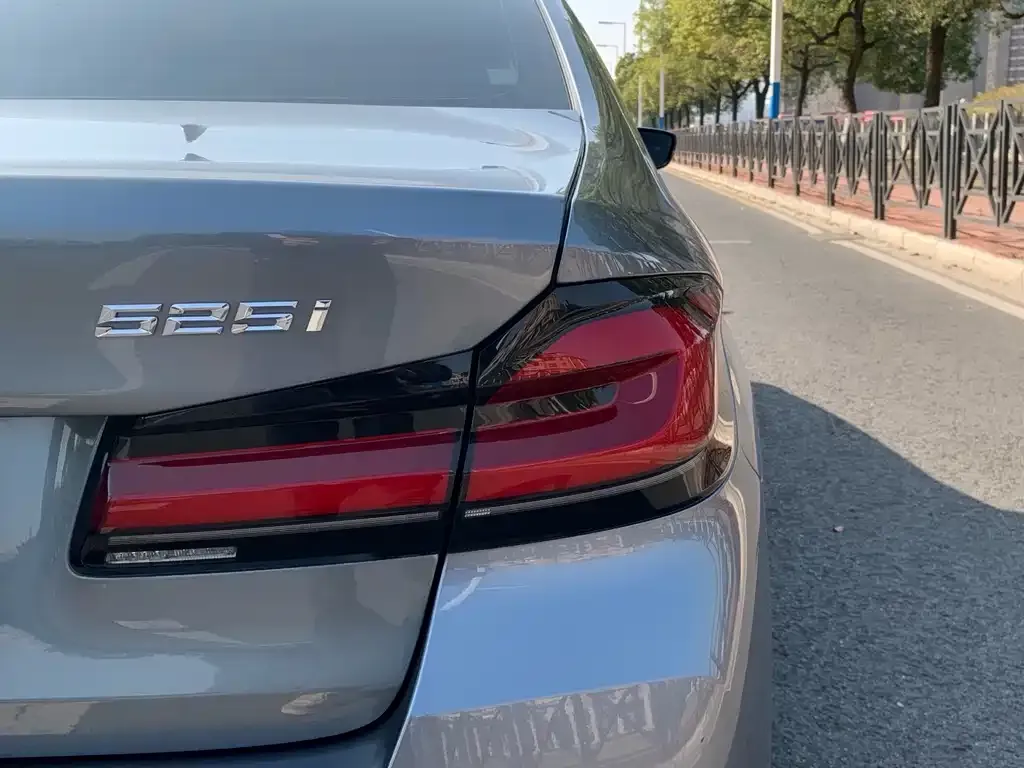 BMW 5 Series (Import) — фото 4