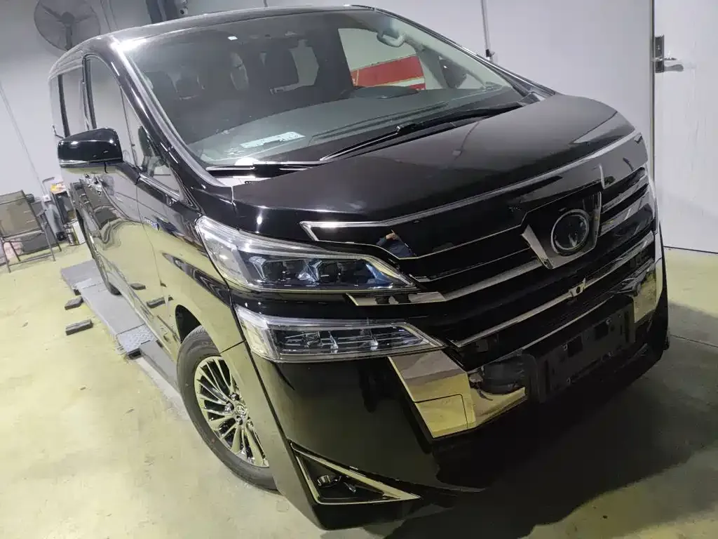 Toyota Vellfire — фото 6