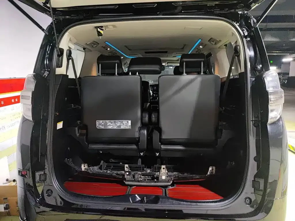 Toyota Vellfire — фото 5