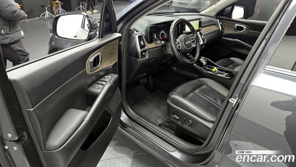 Kia Sorento — фото 7